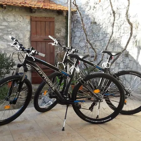 Mediterranean Terrace With Bikes & Sup アパート