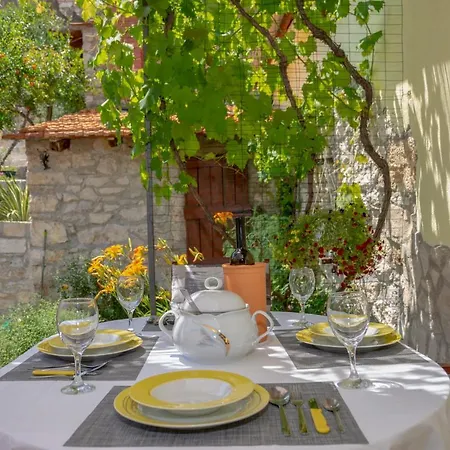 Mediterranean Terrace With Bikes & Sup Apartmán *