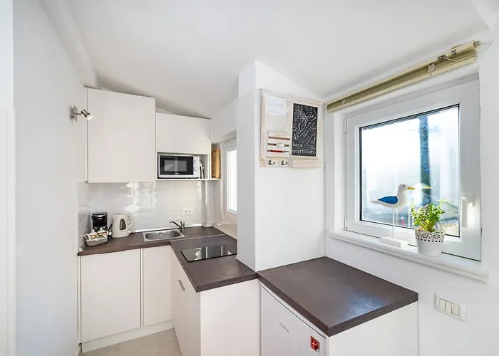 Mediterranean Terrace With Bikes & Sup Daire